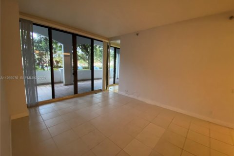 Condominio en alquiler en Aventura, Florida, 2 dormitorios, 121.7 m2 № 2027882 - foto 10