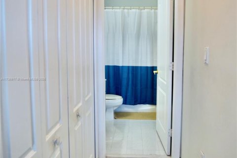 Townhouse in Miramar, Florida 3 bedrooms, 121.14 sq.m. № 1861929 - photo 19