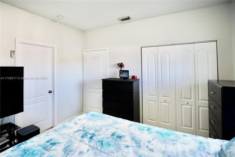 Townhouse in Miramar, Florida 3 bedrooms, 121.14 sq.m. № 1861929 - photo 11