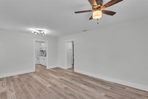 House in Lakeland, Florida 3 bedrooms, 95.5 sq.m. № 1884723 - photo 11