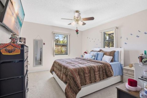 Villa ou maison à vendre à Kissimmee, Floride: 3 chambres, 180.32 m2 № 2051309 - photo 13