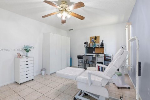 Villa ou maison à vendre à Kissimmee, Floride: 3 chambres, 180.32 m2 № 2051309 - photo 16