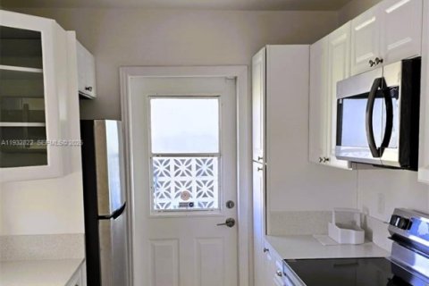 Снять в аренду виллу или дом в Порт-Шарлотт, Флорида 2 спальни, № 1991374 - фото 9