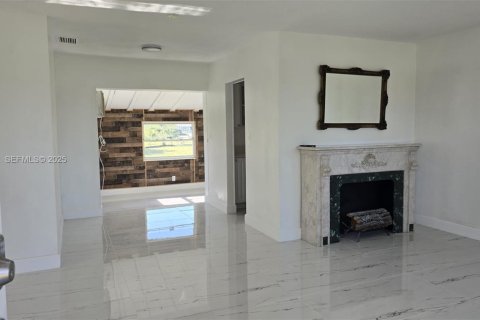 Снять в аренду виллу или дом в Порт-Шарлотт, Флорида 2 спальни, № 1991374 - фото 3