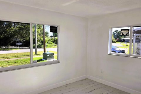 Снять в аренду виллу или дом в Порт-Шарлотт, Флорида 2 спальни, № 1991374 - фото 12