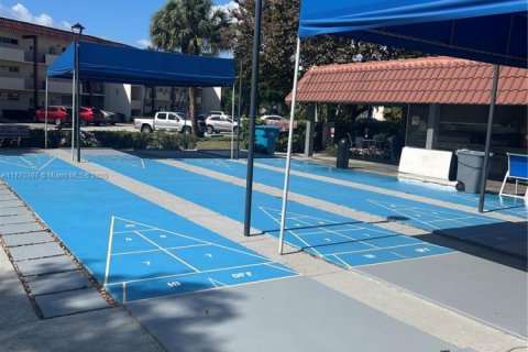 Снять в аренду кондоминиум в Пемброк-Пайнс, Флорида 2 спальни, 108.7м2, № 1958407 - фото 11