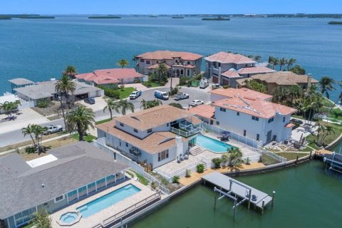 Casa en venta en Clearwater, Florida, 5 dormitorios, 286.7 m2 № 2424389 - foto 3