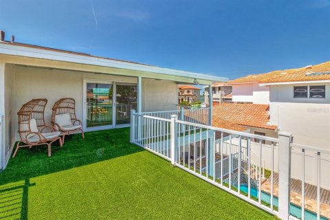 Casa en venta en Clearwater, Florida, 5 dormitorios, 286.7 m2 № 2424389 - foto 27