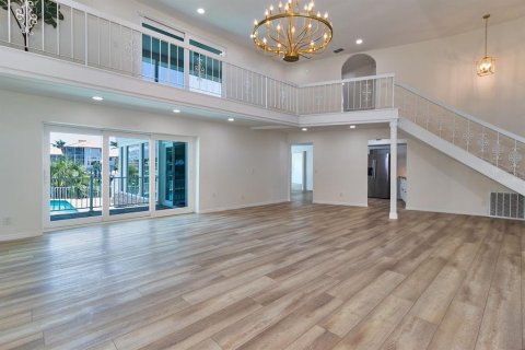 Casa en venta en Clearwater, Florida, 5 dormitorios, 286.7 m2 № 2424389 - foto 6