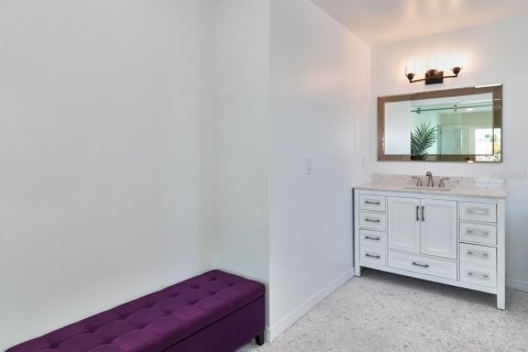 Casa en venta en Clearwater, Florida, 5 dormitorios, 286.7 m2 № 2424389 - foto 21