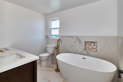 Casa en venta en Clearwater, Florida, 5 dormitorios, 286.7 m2 № 2424389 - foto 24
