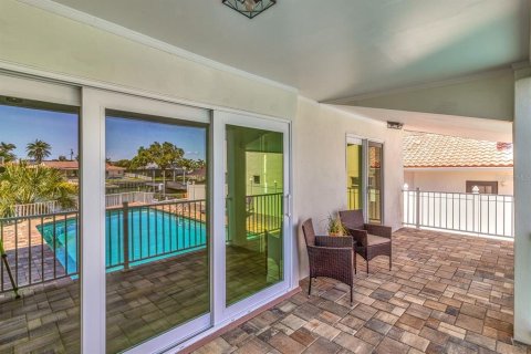 Casa en venta en Clearwater, Florida, 5 dormitorios, 286.7 m2 № 2424389 - foto 28