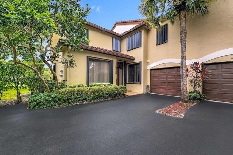 Condo in Plantation, Florida, 2 bedrooms  № 1973918 - photo 1