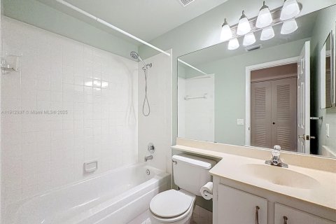 Condo in Plantation, Florida, 2 bedrooms  № 1973918 - photo 25