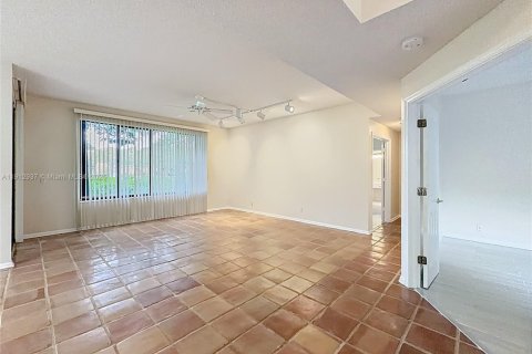 Condo in Plantation, Florida, 2 bedrooms  № 1973918 - photo 21