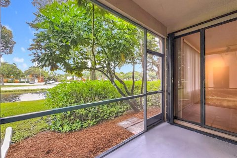 Condo in Plantation, Florida, 2 bedrooms  № 1973918 - photo 17