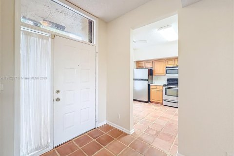 Condo in Plantation, Florida, 2 bedrooms  № 1973918 - photo 4