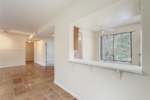 Condo in Plantation, Florida, 2 bedrooms  № 1973918 - photo 11