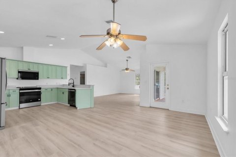 House in Gulfport, Florida 3 bedrooms, 167.97 sq.m. № 1742633 - photo 7