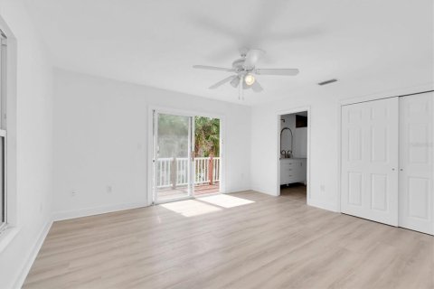 House in Gulfport, Florida 3 bedrooms, 167.97 sq.m. № 1742633 - photo 17