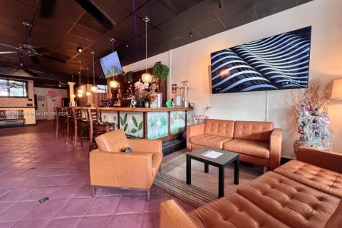 Commercial property in Fort Lauderdale, Florida № 1936240 - photo 7