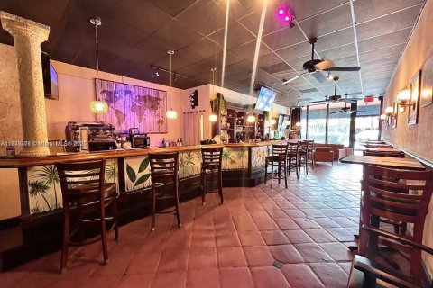 Commercial property in Fort Lauderdale, Florida № 1936240 - photo 3