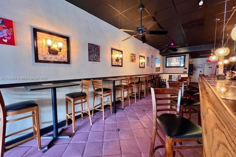 Propiedad comercial en venta en Fort Lauderdale, Florida № 1936240 - foto 5