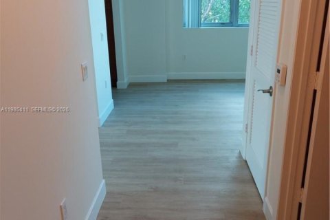 Condo in Sunrise, Florida, 1 bedroom № 2255025 - photo 21