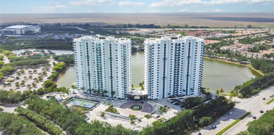 Condo in Sunrise, Florida, 1 bedroom № 2255025