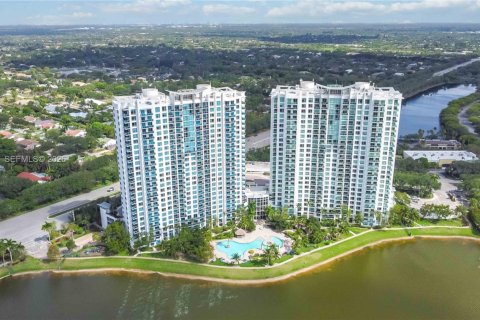 Condo in Sunrise, Florida, 1 bedroom № 2255025 - photo 28