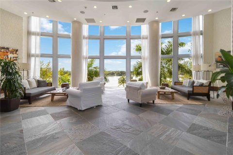 Condo in Sunrise, Florida, 1 bedroom № 2255025 - photo 4