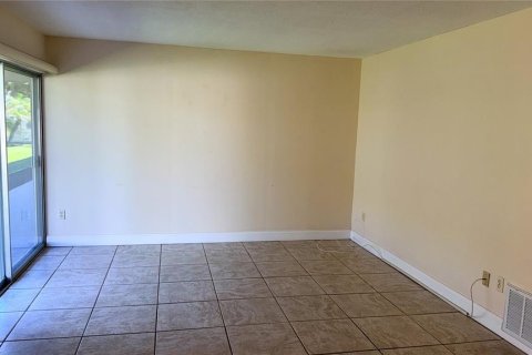 Commercial property in Sarasota, Florida 2 bedrooms, 70.79 sq.m. № 2395912 - photo 4