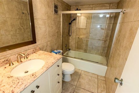 Commercial property in Sarasota, Florida 2 bedrooms, 70.79 sq.m. № 2395912 - photo 15