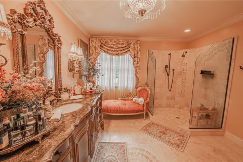 House in Hollywood, Florida 5 bedrooms, 252.69 sq.m. № 1713547 - photo 28