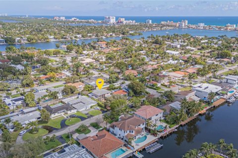 House in Hollywood, Florida 5 bedrooms, 252.69 sq.m. № 1713547 - photo 6