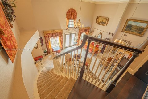 House in Hollywood, Florida 5 bedrooms, 252.69 sq.m. № 1713547 - photo 25