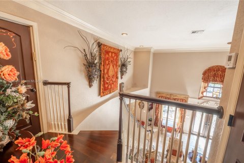 House in Hollywood, Florida 5 bedrooms, 252.69 sq.m. № 1713547 - photo 24