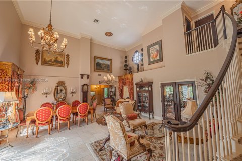 House in Hollywood, Florida 5 bedrooms, 252.69 sq.m. № 1713547 - photo 13