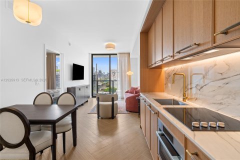 Condo in Miami, Florida, 1 bedroom № 2077580 - photo 9