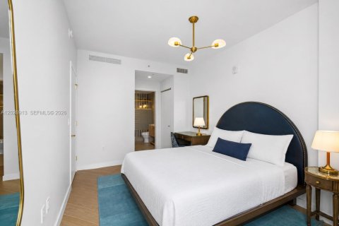 Condo in Miami, Florida, 1 bedroom № 2077580 - photo 17