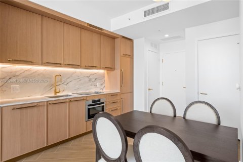 Condo in Miami, Florida, 1 bedroom № 2077580 - photo 14