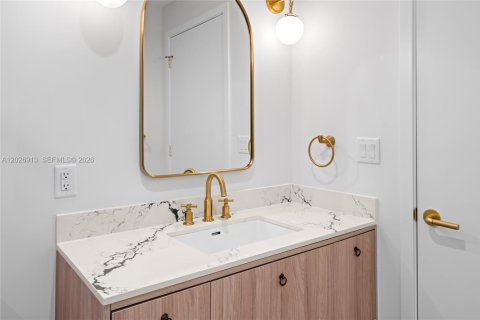 Condo in Miami, Florida, 1 bedroom № 2077580 - photo 26
