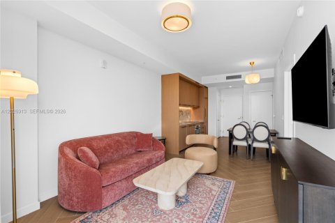 Condo in Miami, Florida, 1 bedroom № 2077580 - photo 2