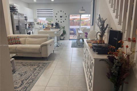 Снять в аренду виллу или дом в Майами, Флорида 3 спальни, 123.37м2, № 1924420 - фото 6