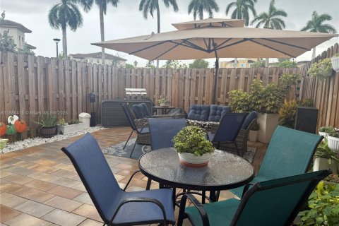 Снять в аренду виллу или дом в Майами, Флорида 3 спальни, 123.37м2, № 1924420 - фото 22