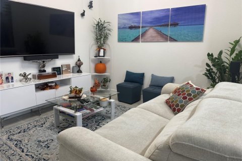 Снять в аренду виллу или дом в Майами, Флорида 3 спальни, 123.37м2, № 1924420 - фото 4