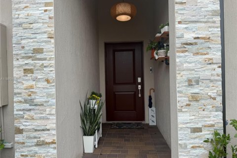 Снять в аренду виллу или дом в Майами, Флорида 3 спальни, 123.37м2, № 1924420 - фото 24