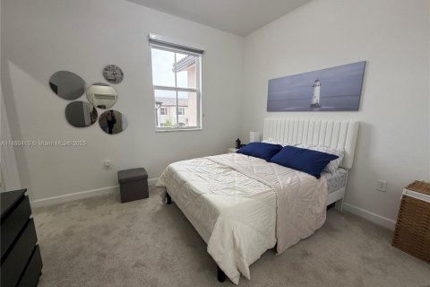 Снять в аренду виллу или дом в Майами, Флорида 3 спальни, 123.37м2, № 1924420 - фото 19