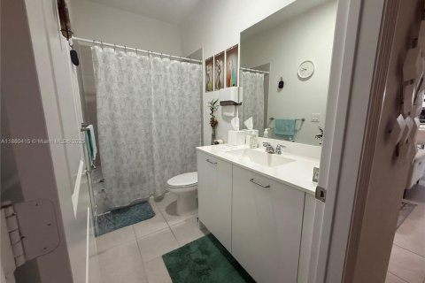 Снять в аренду виллу или дом в Майами, Флорида 3 спальни, 123.37м2, № 1924420 - фото 12