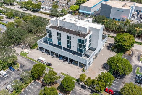 Immobilier commercial à vendre à Doral, Floride № 2009835 - photo 15